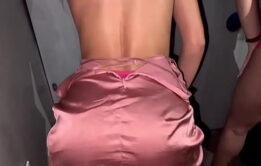 Monica Lima Official e amiga dividem rola no Glory Hole