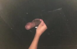 Novinha volta ao Glory Hole para fodeção bruta no pelo
